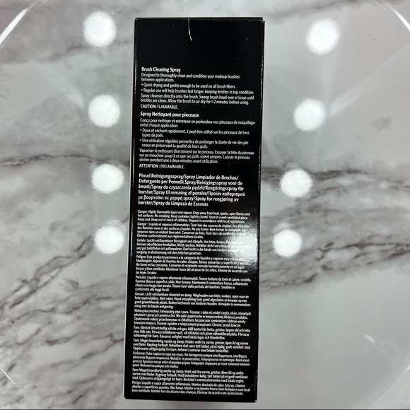 Bobbi Brown Brush Cleaning Spray - Picture 3 of 3